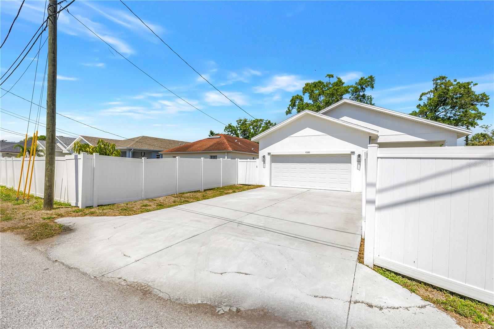 HIGHLAND GROVES - Residential