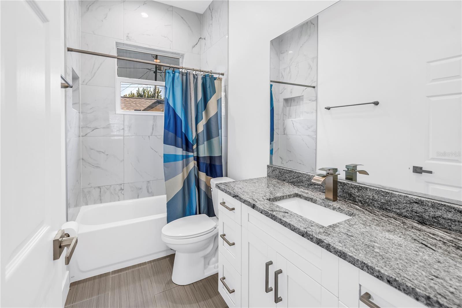 HIGHLAND GROVES - Residential