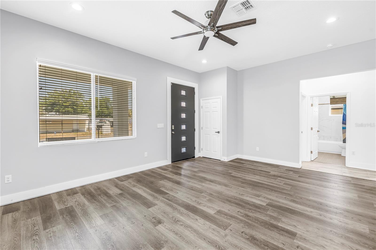 HIGHLAND GROVES - Residential