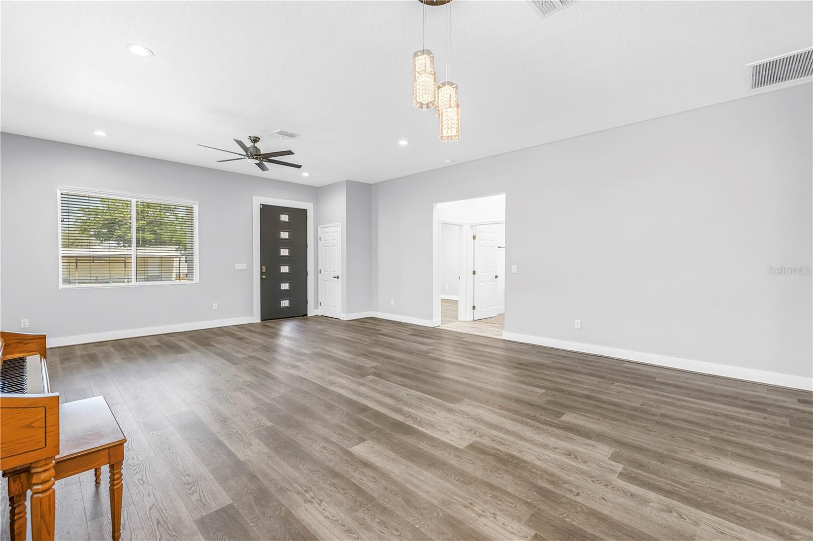 HIGHLAND GROVES - Residential