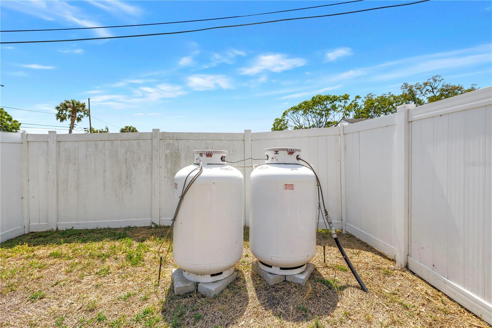 HIGHLAND GROVES - Residential