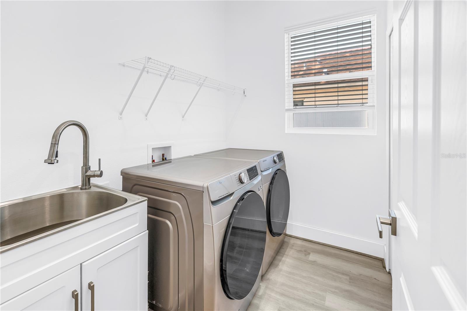 HIGHLAND GROVES - Residential