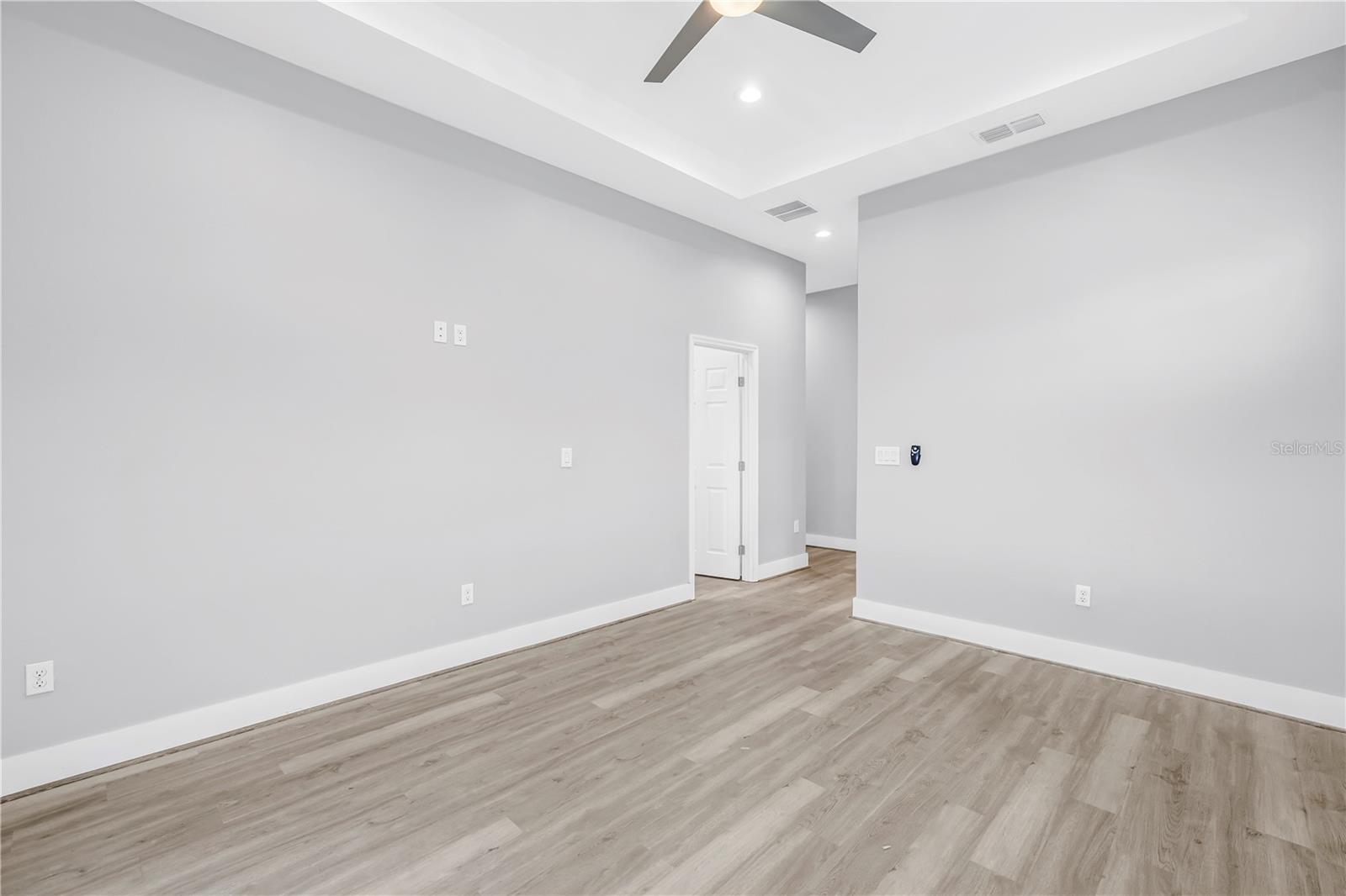 HIGHLAND GROVES - Residential