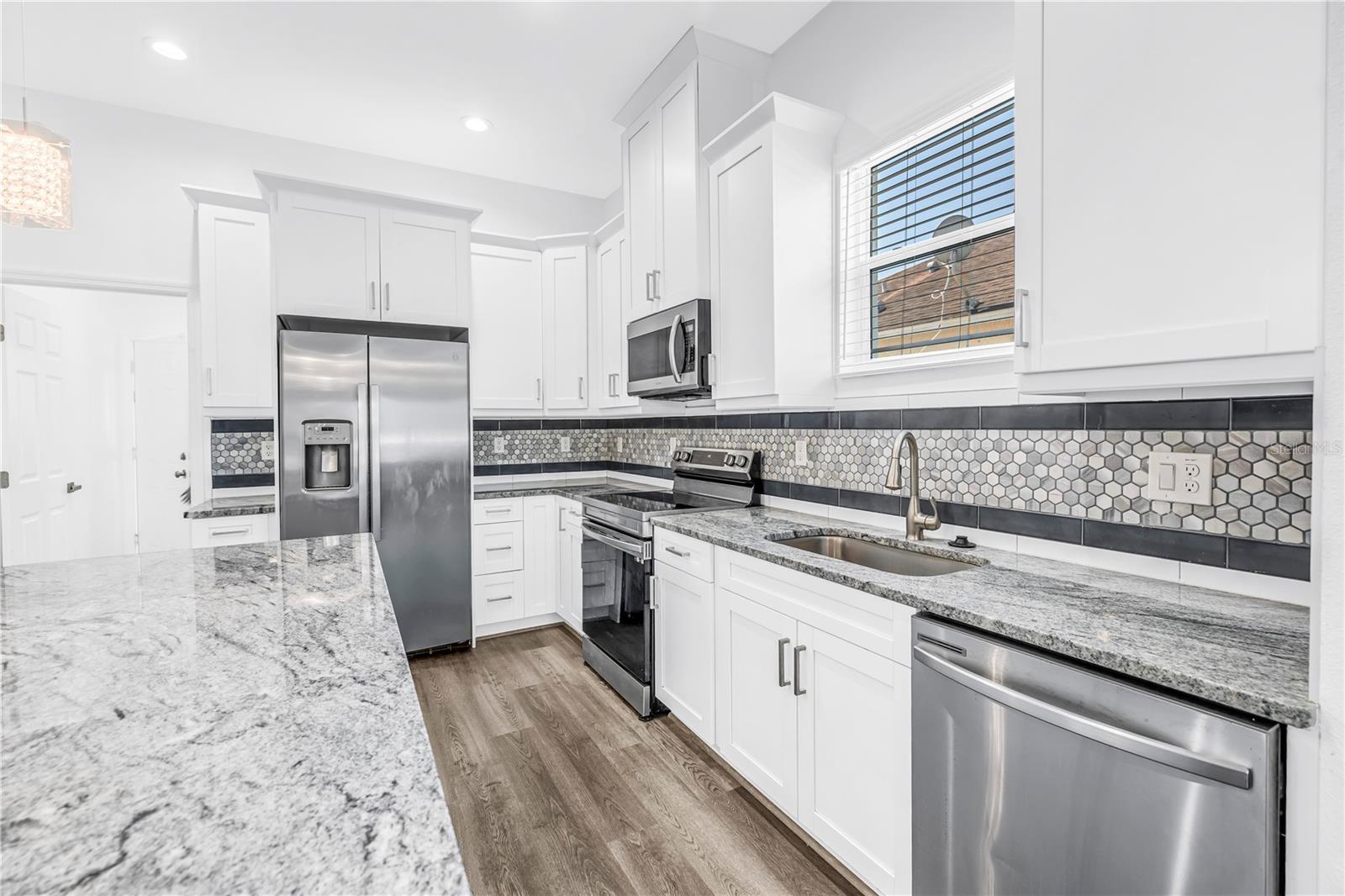 HIGHLAND GROVES - Residential