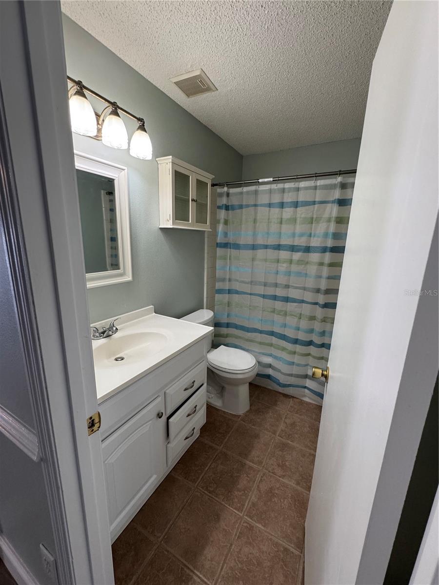 RIVERSIDE CONDO DEBARY - Residential