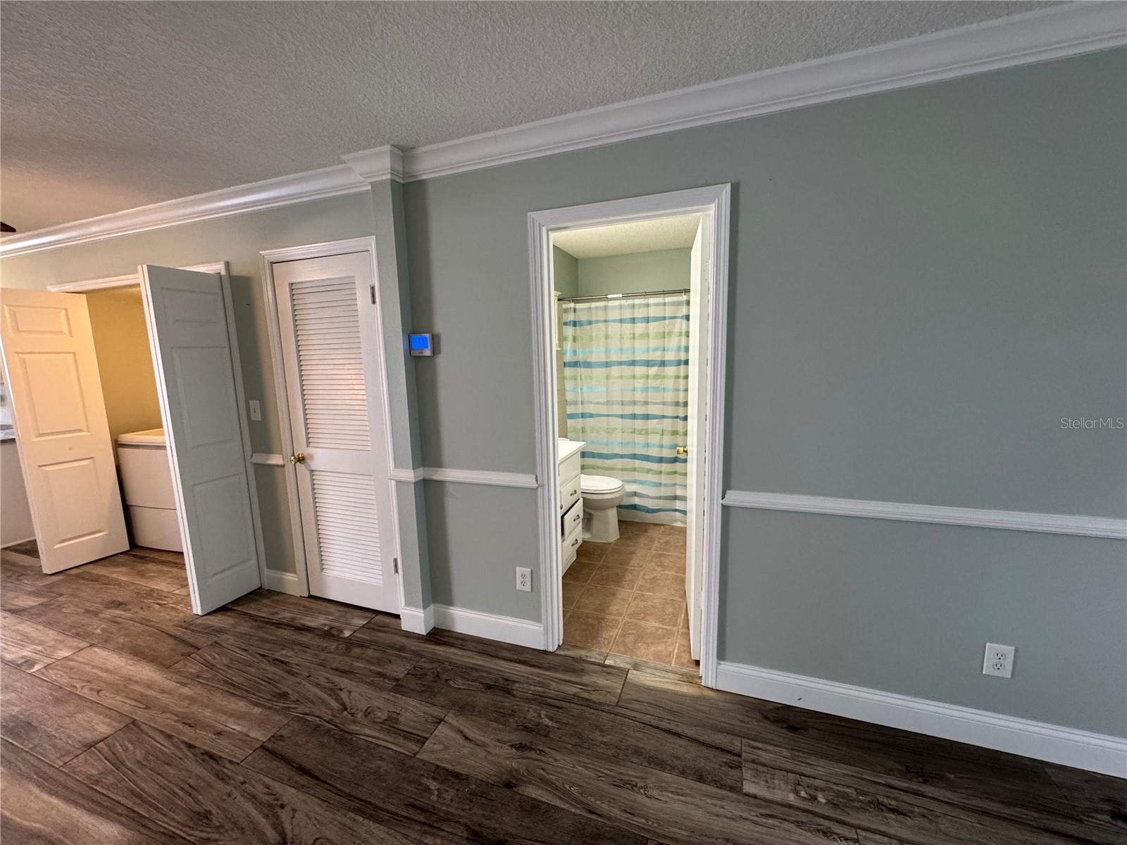 RIVERSIDE CONDO DEBARY - Residential