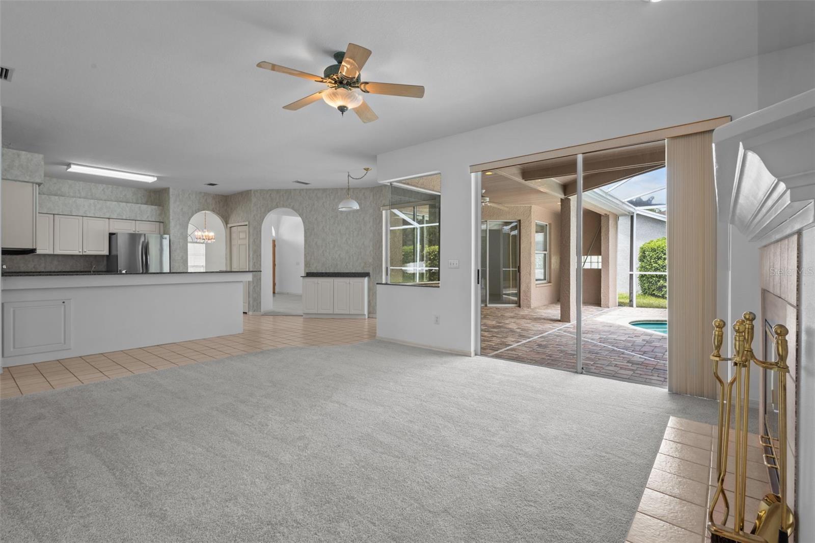 CALUSA TRACE UNIT FIVE PH - Residential