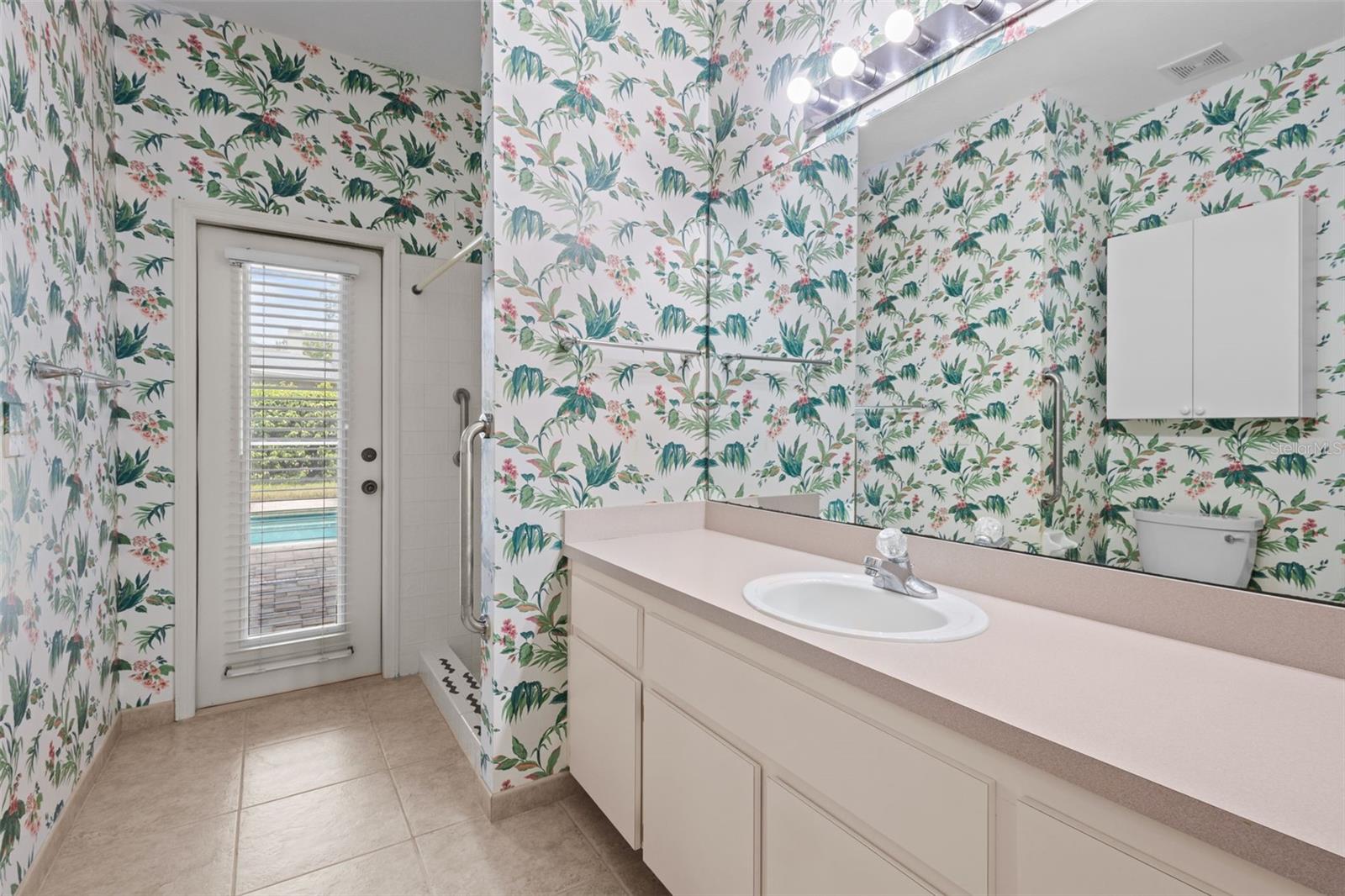 CALUSA TRACE UNIT FIVE PH - Residential