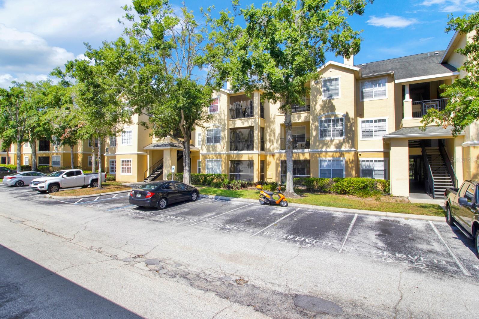 Spacious 1-bedroom, 1-bath condo located in the desirable gated community of Metrowest. This well-maintained unit features an open floor plan, fully equipped kitchen with breakfast bar, large walk-in closet, in-unit laundry, and a private balcony with storage. Enjoy resort-style amenities including a swimming pool, fitness center, tennis courts, clubhouse, and secure gated access. Conveniently located near Valencia College, Universal Studios, major highways (I-4 & 408), shopping, and dining. Water included in rent. Available for immediate occupancy. No short-term rentals.