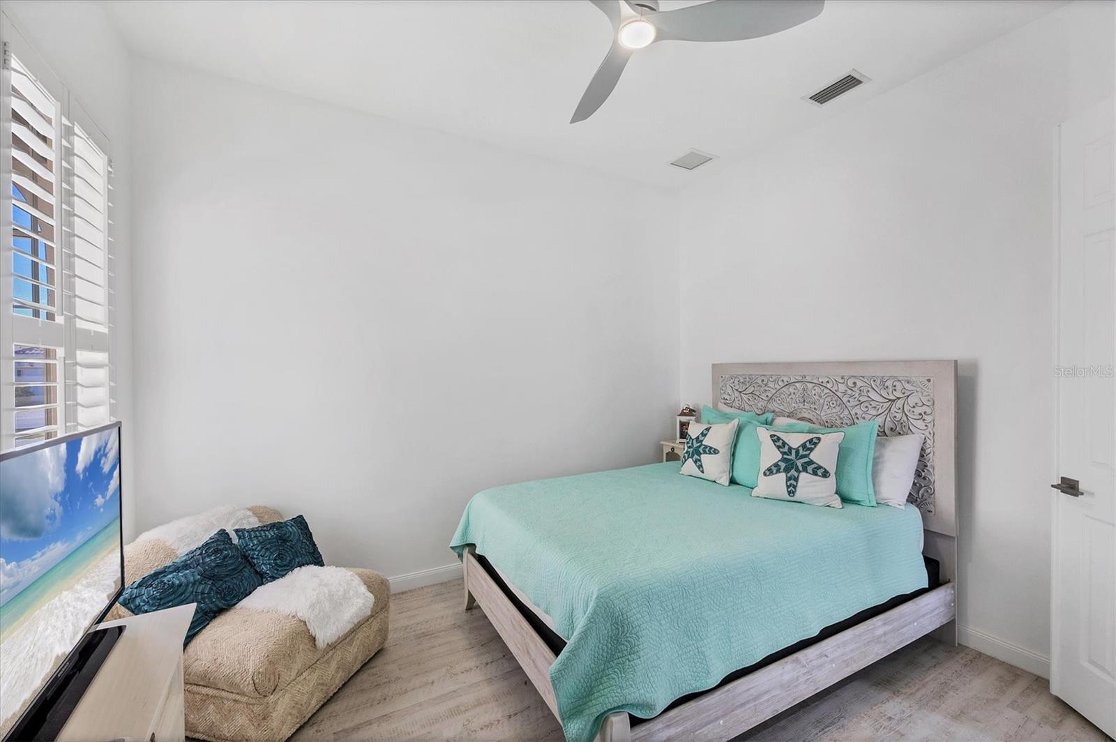 VILLAGEWALK - Residential