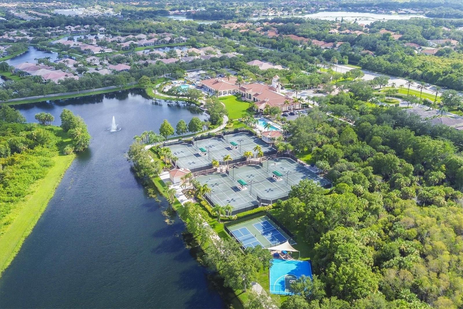 VILLAGEWALK - Residential