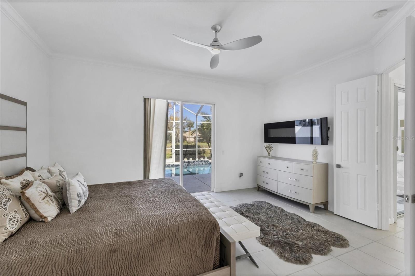 VILLAGEWALK - Residential