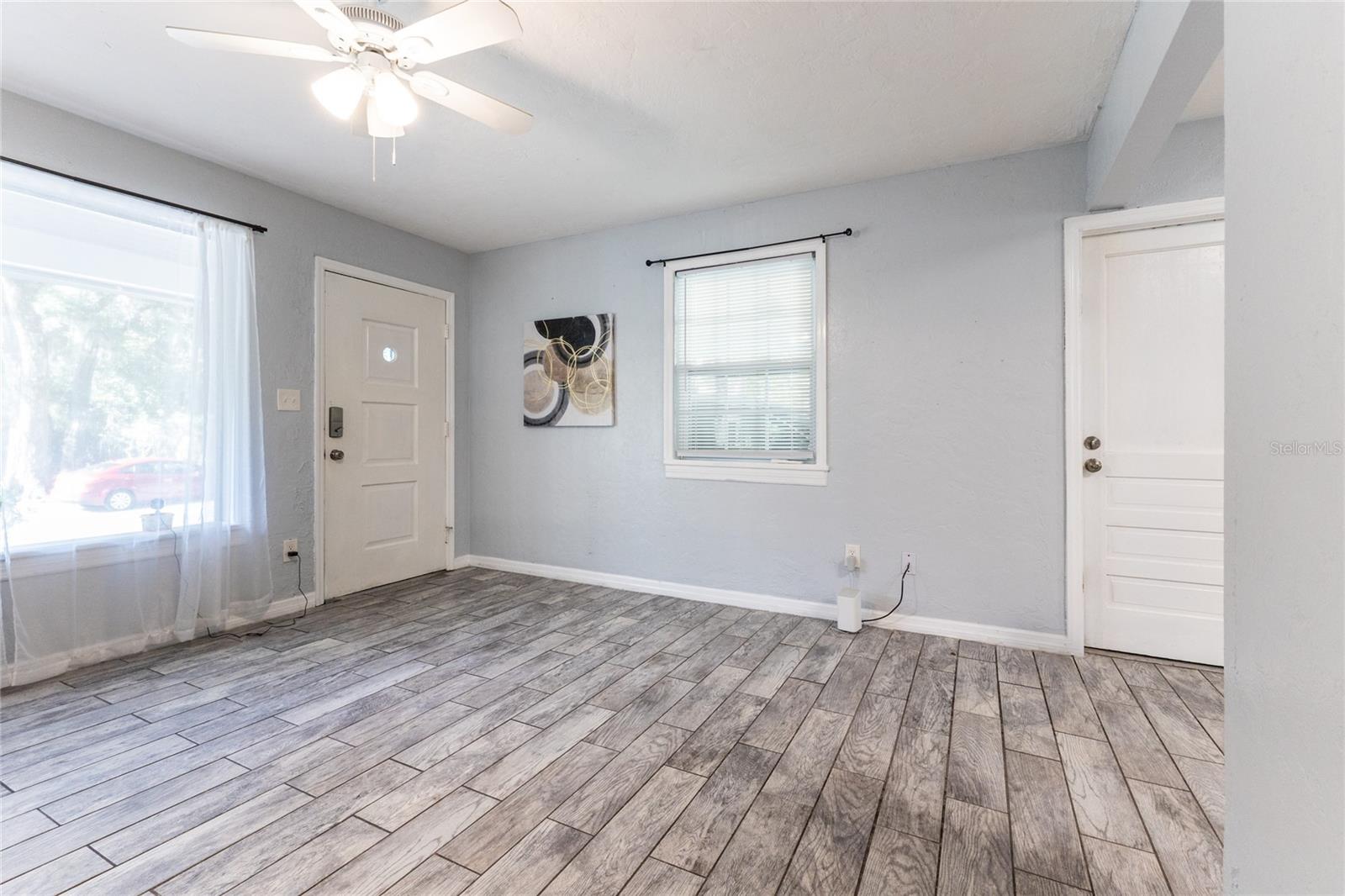 929 SE 9TH PLACE