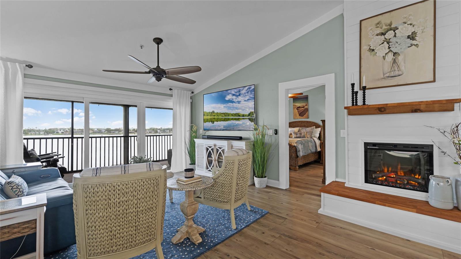 450 BOUCHELLE DRIVE 301