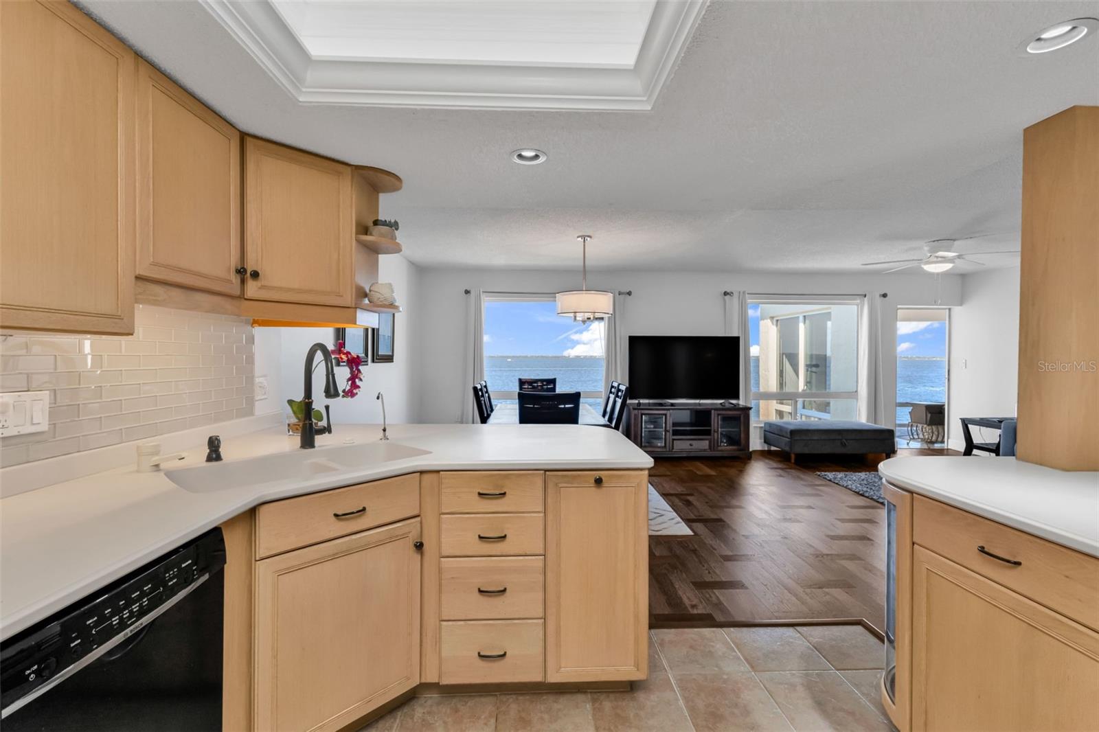 COLONY POINT - Residential