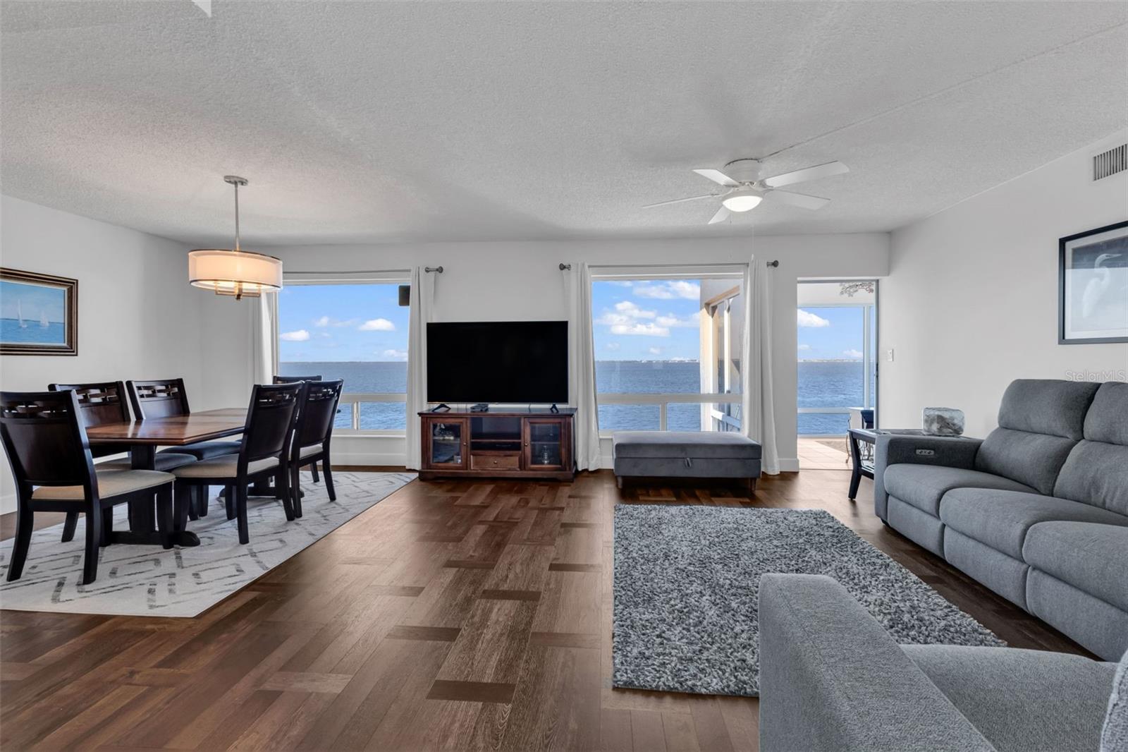 COLONY POINT - Residential