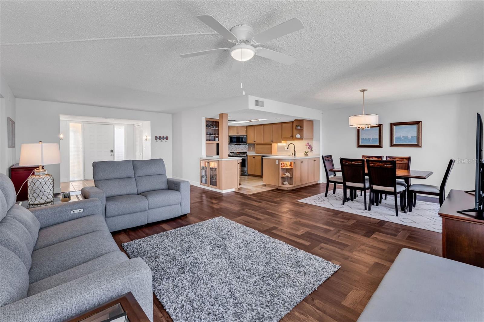 COLONY POINT - Residential