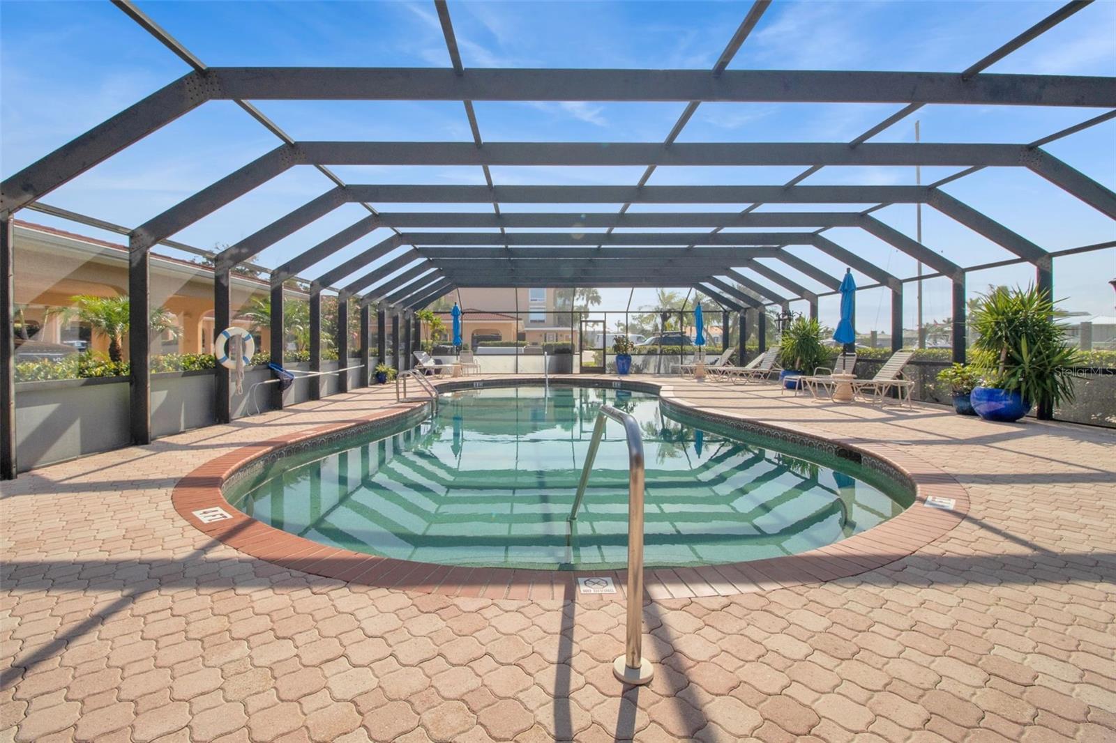 COLONY POINT - Residential