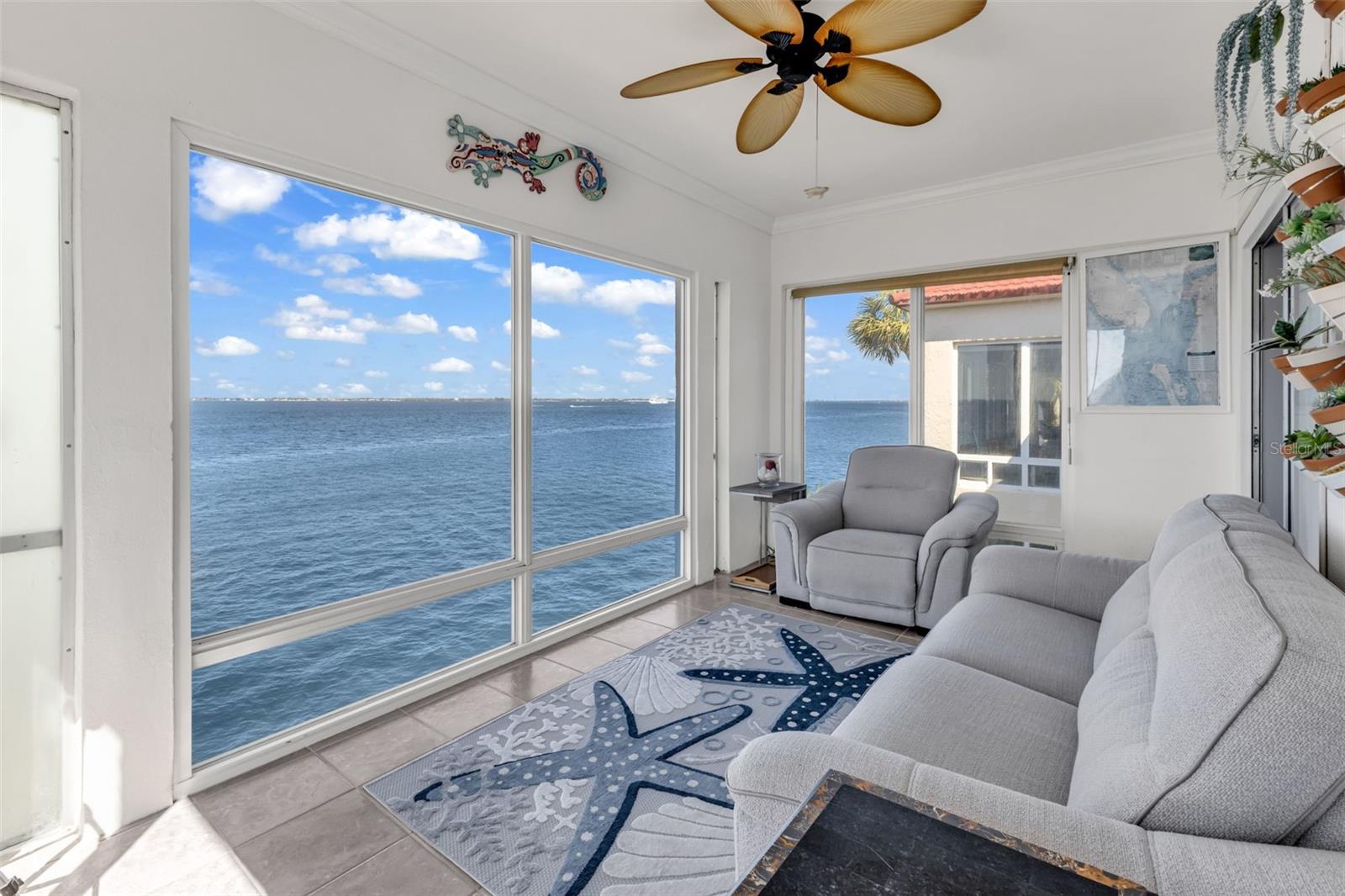 COLONY POINT - Residential