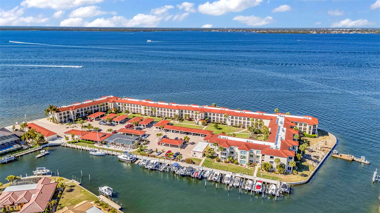 COLONY POINT - Residential