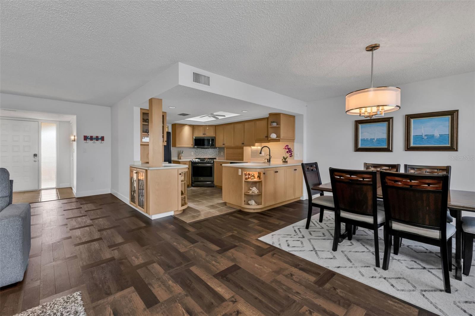 COLONY POINT - Residential