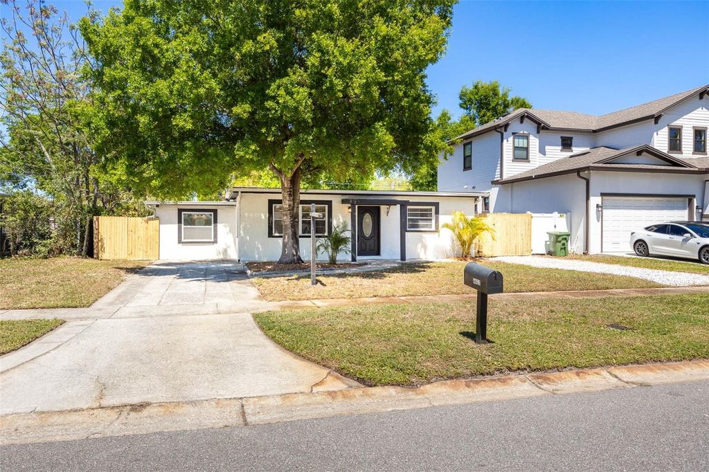 Photo of 4427 W Oklahoma Avenue, Tampa, FL 33616 (MLS # TB8488573)