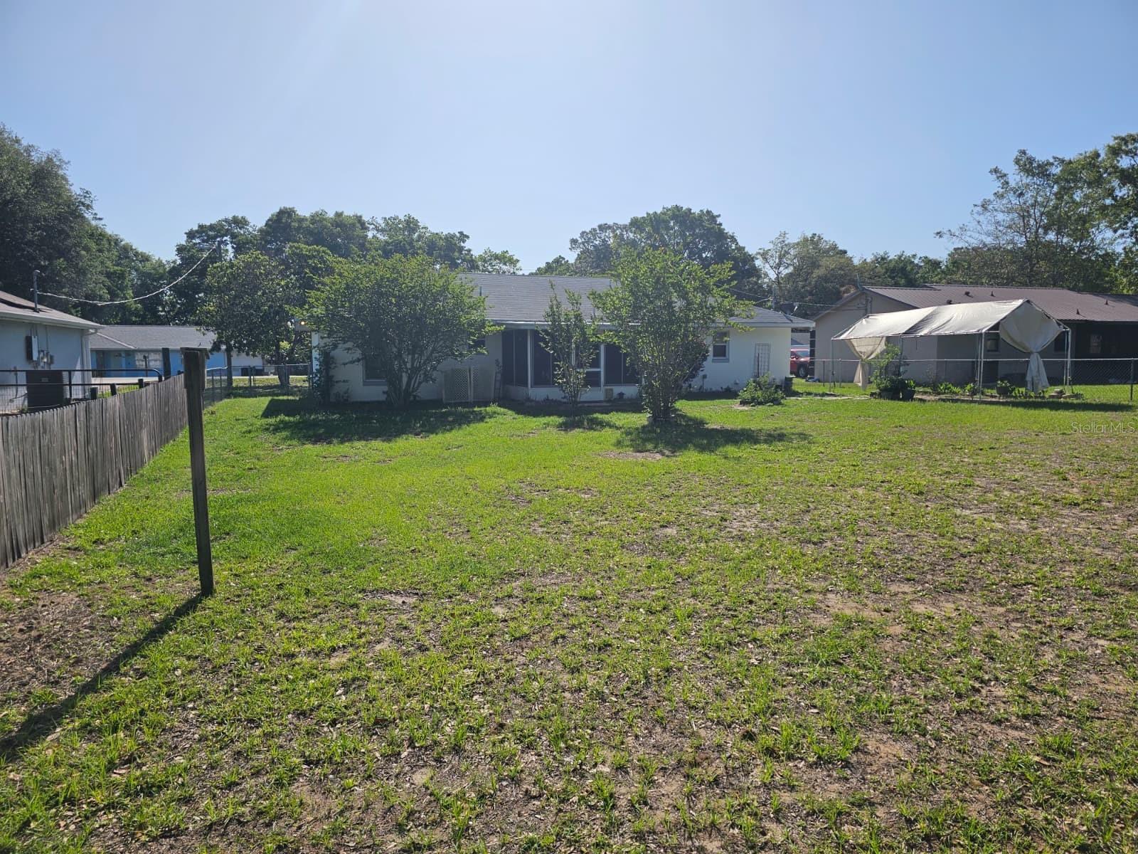 LAKE WEIR GARDENS - Residential