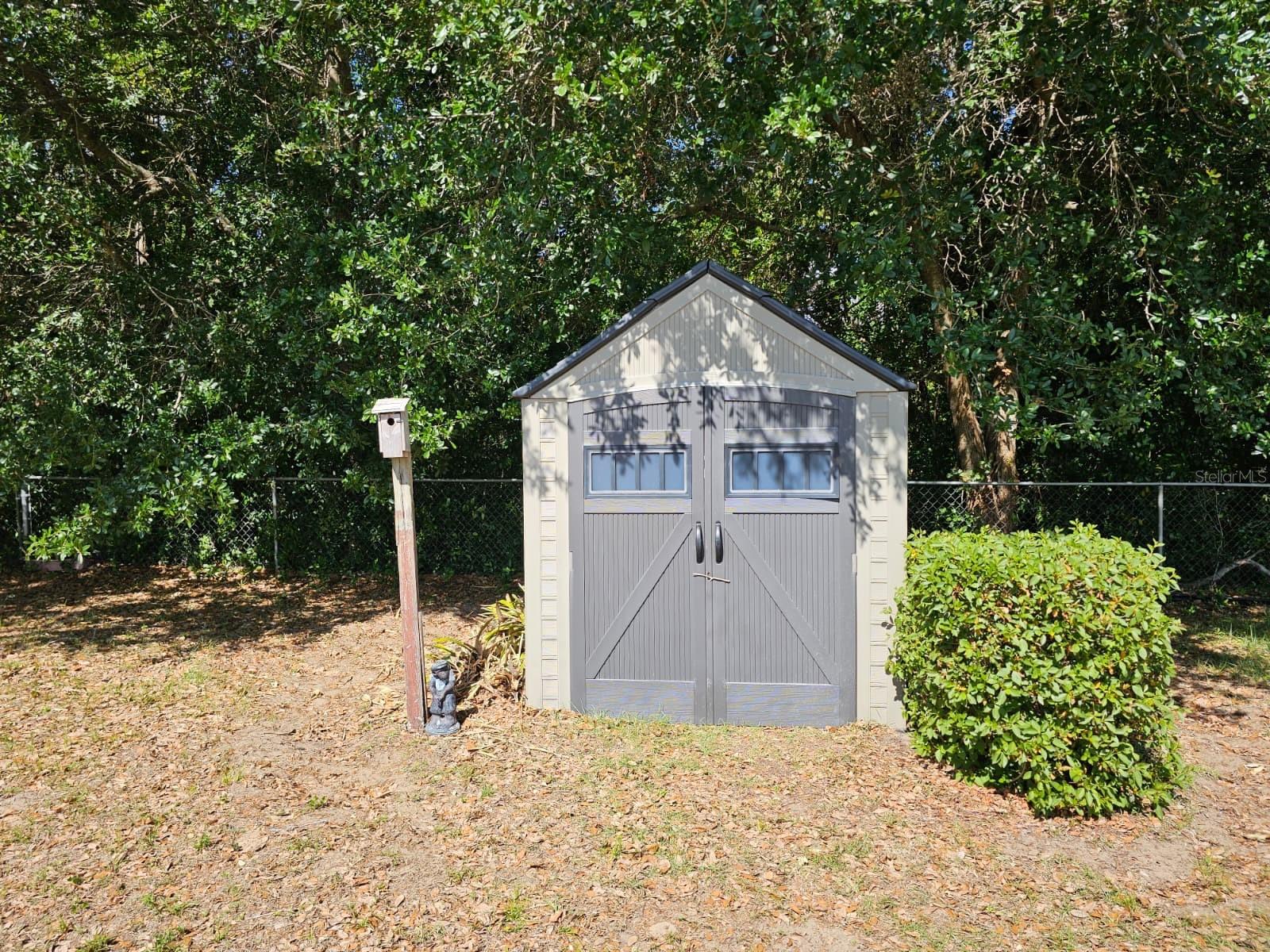 LAKE WEIR GARDENS - Residential
