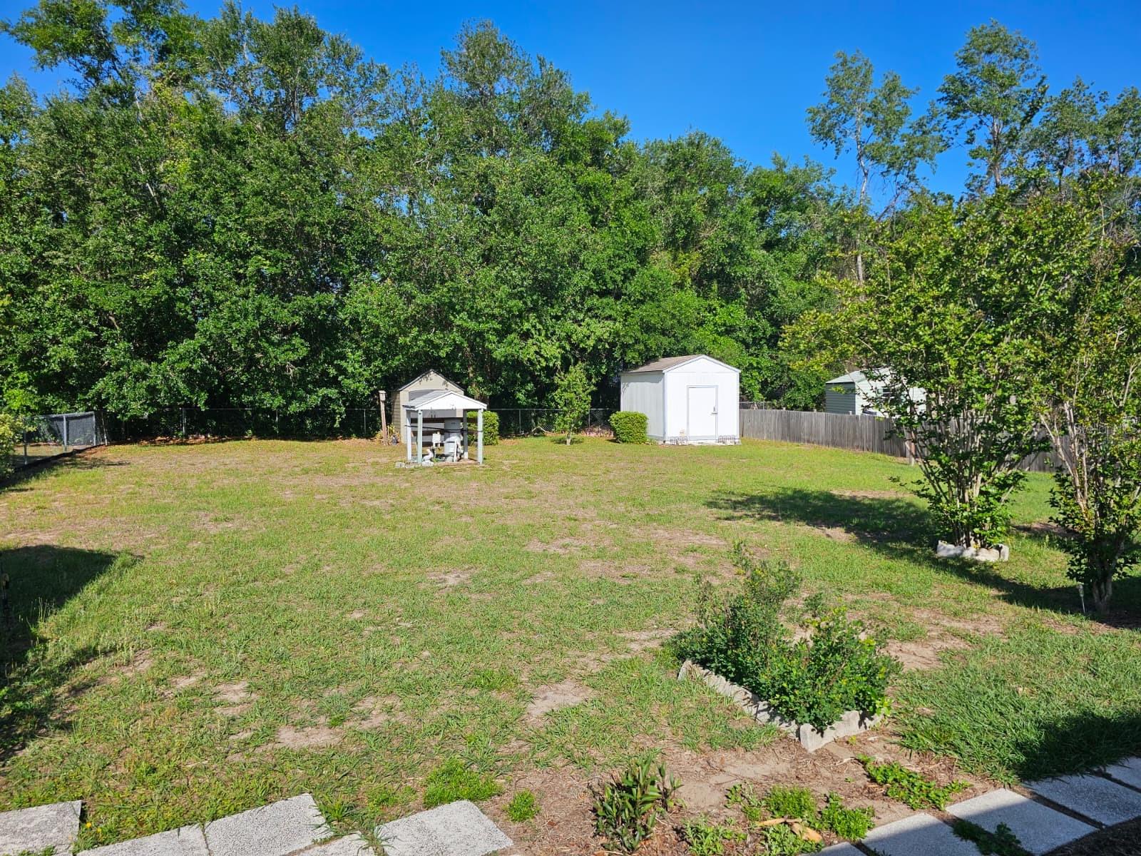 LAKE WEIR GARDENS - Residential