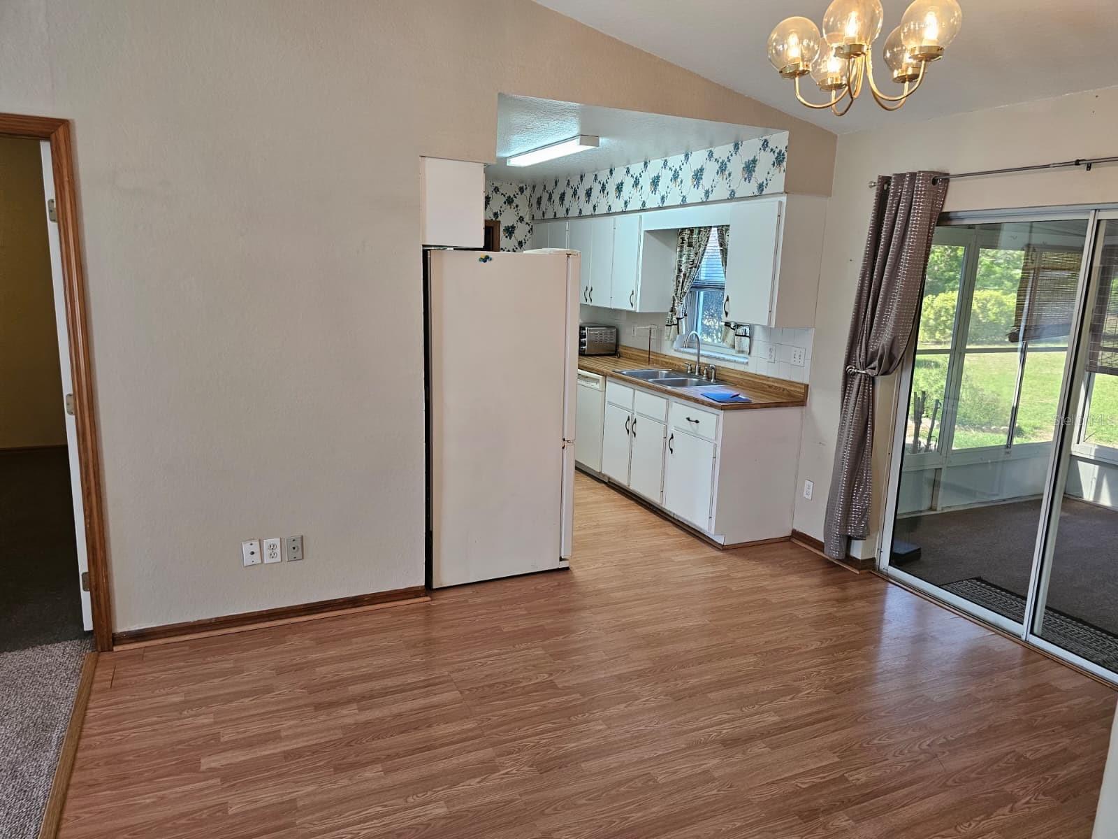 LAKE WEIR GARDENS - Residential