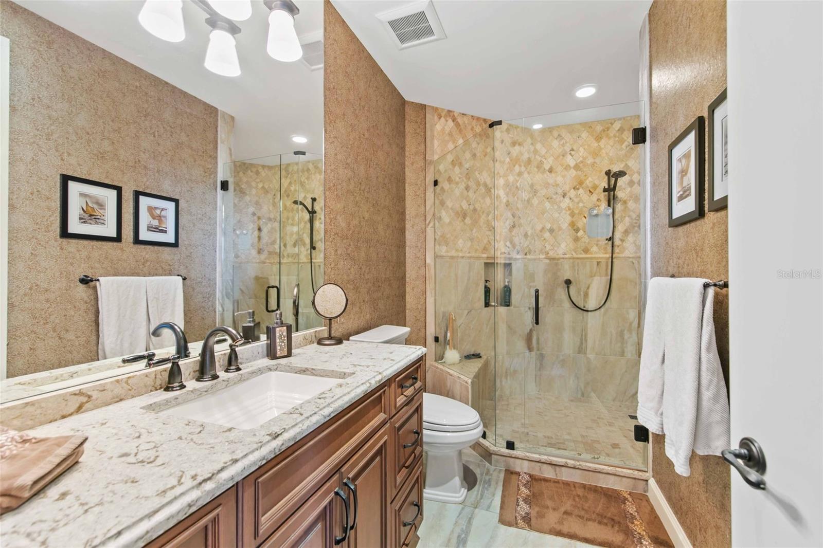 L AMBIANCE AT LONGBOAT KEY CLUB - Residential