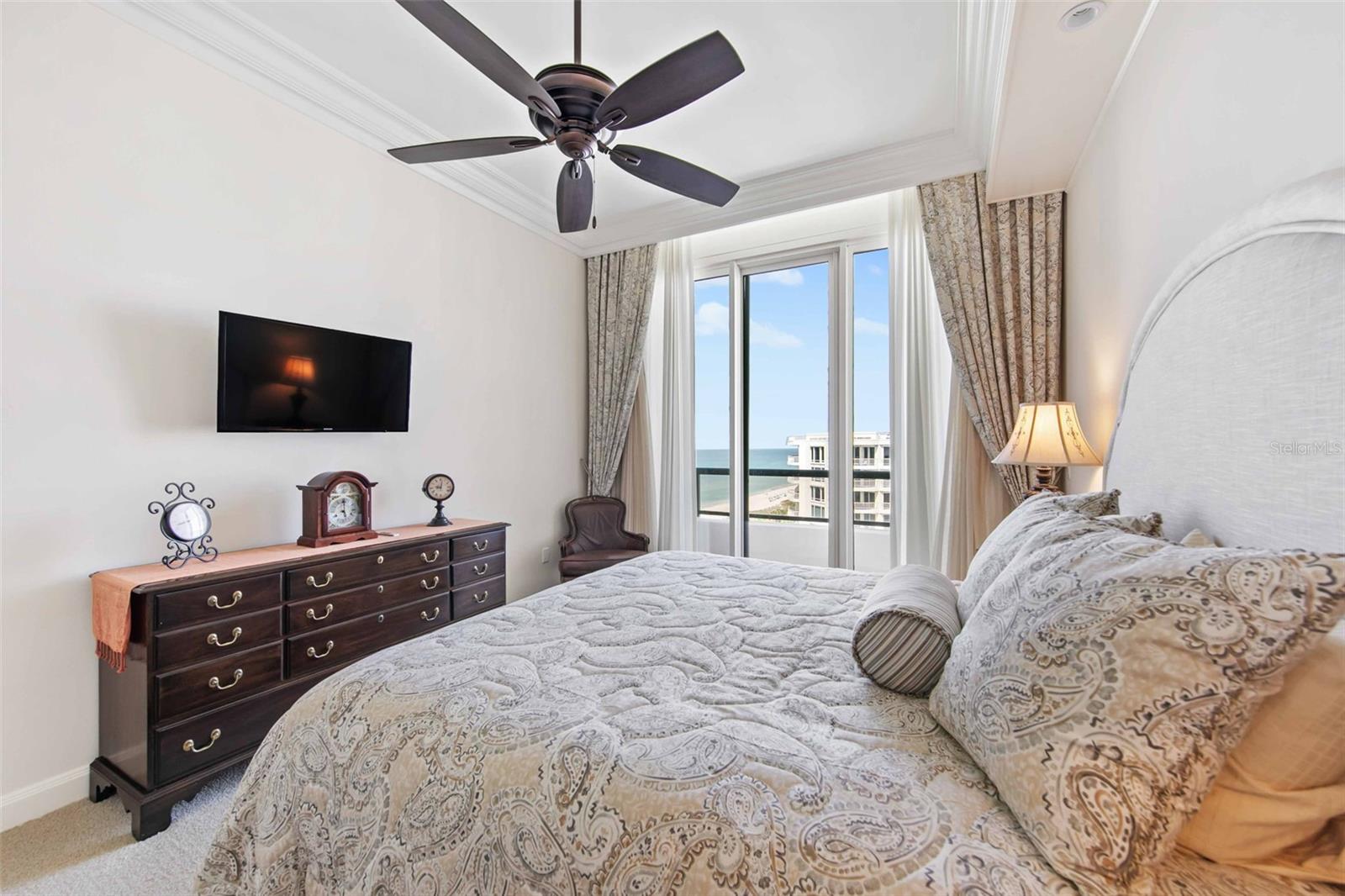 L AMBIANCE AT LONGBOAT KEY CLUB - Residential