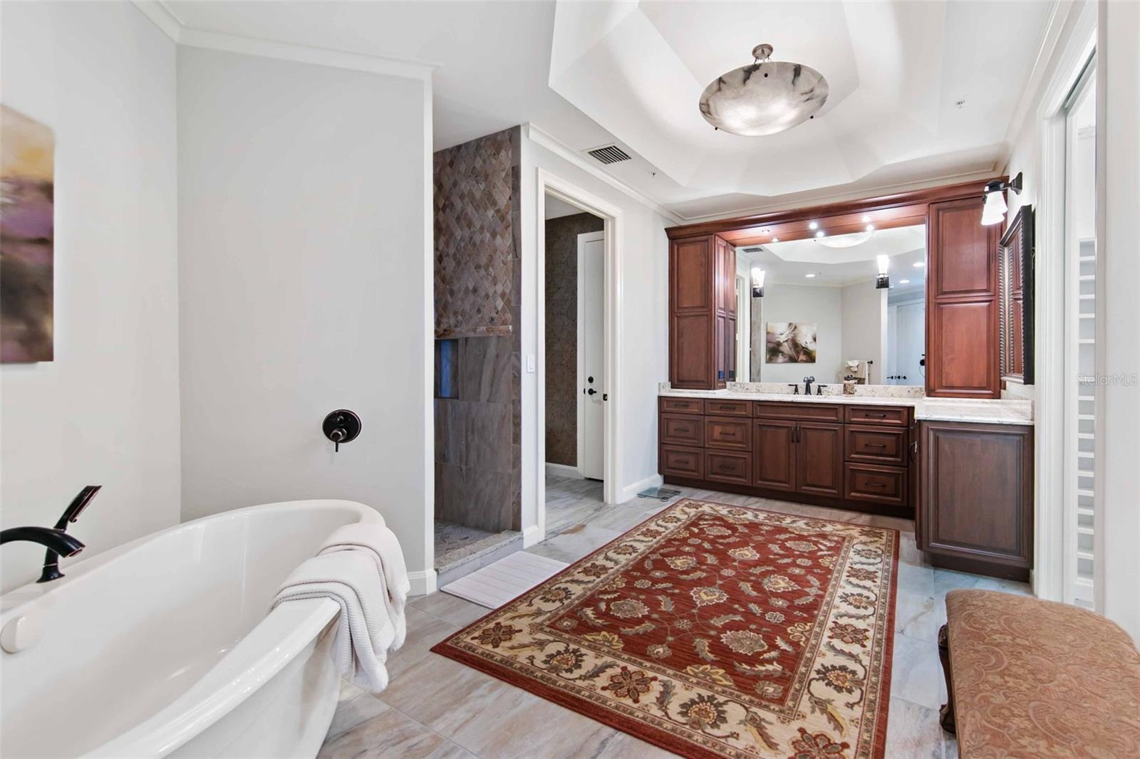 L AMBIANCE AT LONGBOAT KEY CLUB - Residential