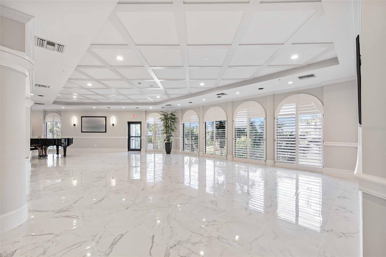 L AMBIANCE AT LONGBOAT KEY CLUB - Residential