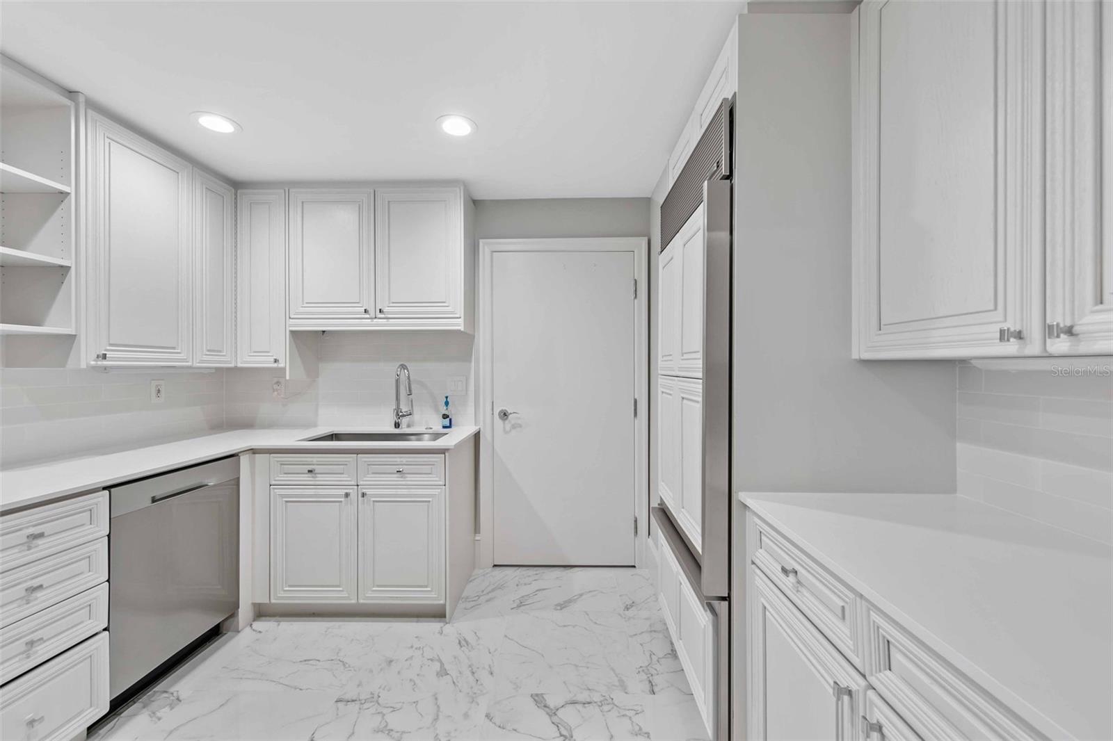 L AMBIANCE AT LONGBOAT KEY CLUB - Residential