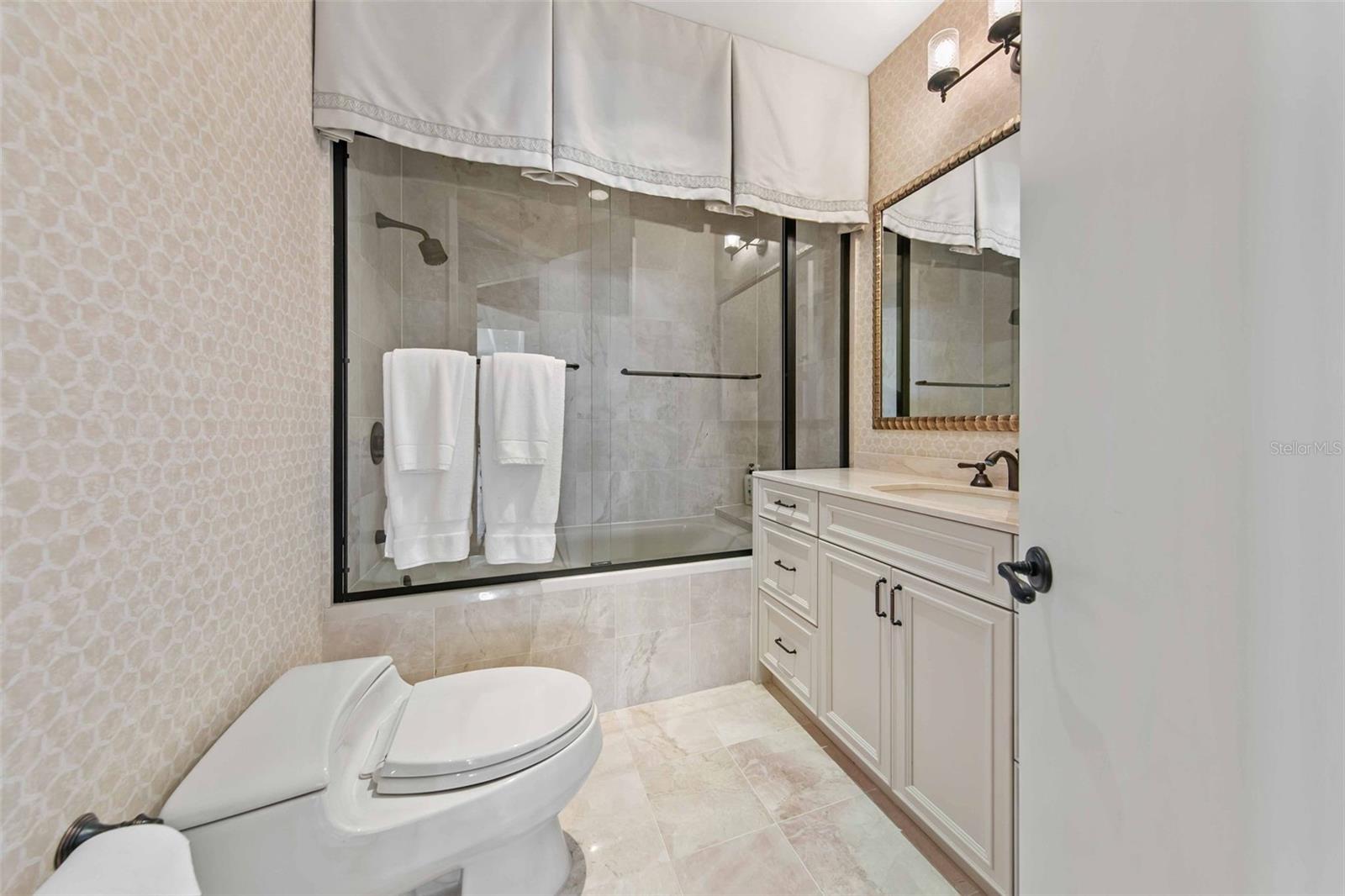 L AMBIANCE AT LONGBOAT KEY CLUB - Residential