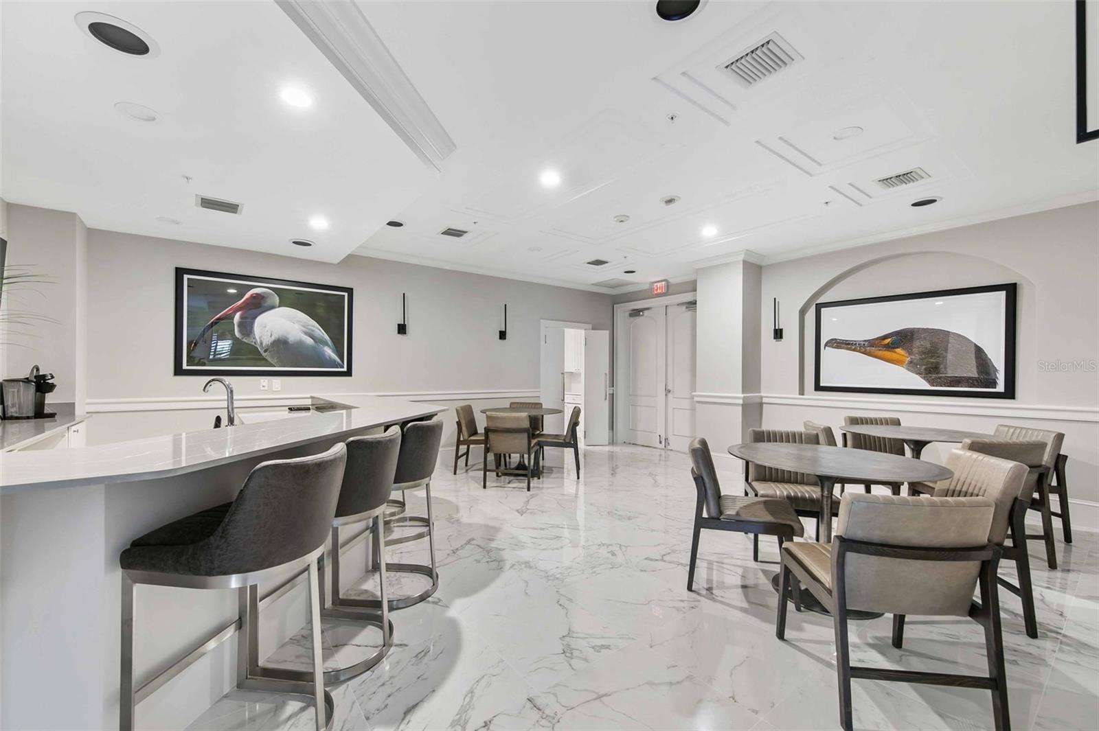 L AMBIANCE AT LONGBOAT KEY CLUB - Residential