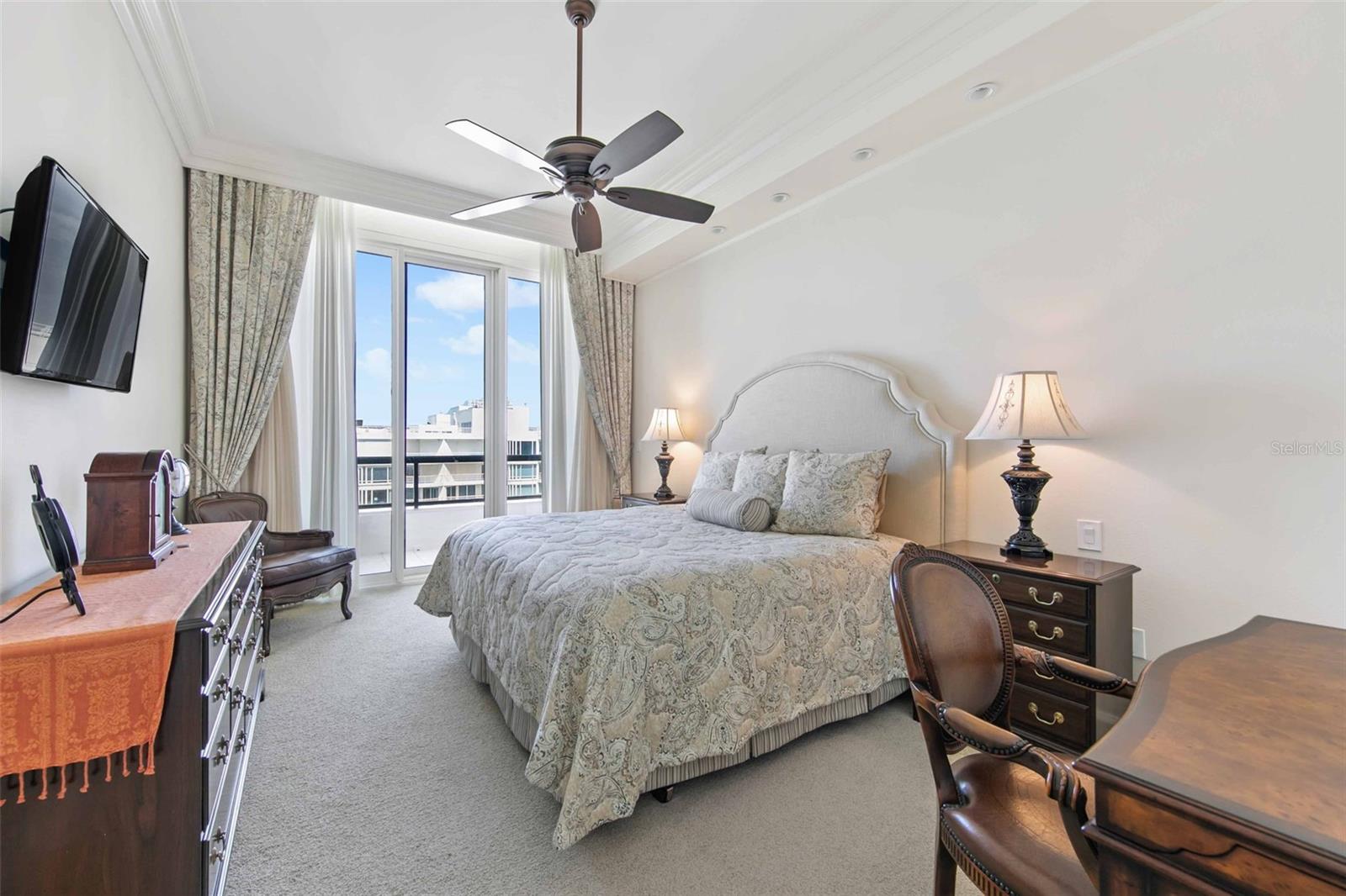 L AMBIANCE AT LONGBOAT KEY CLUB - Residential