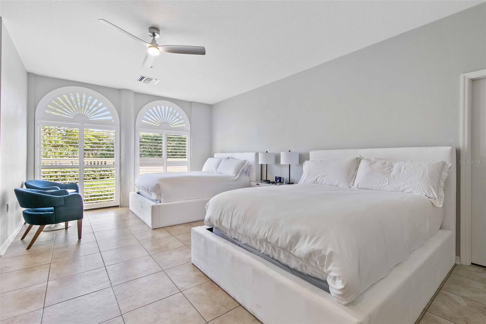 L AMBIANCE AT LONGBOAT KEY CLUB - Residential