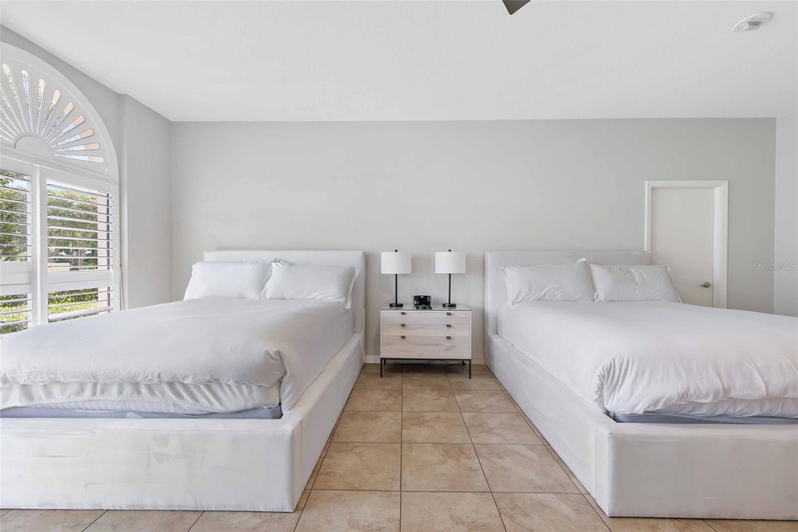 L AMBIANCE AT LONGBOAT KEY CLUB - Residential