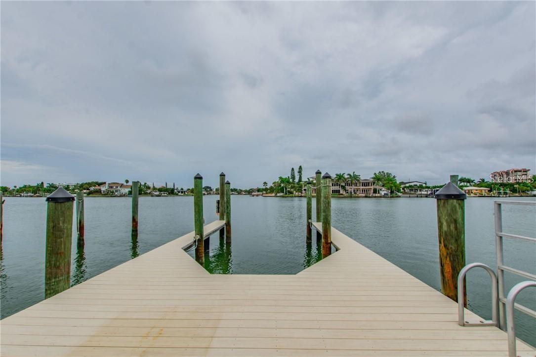 10025 GULF BOULEVARD