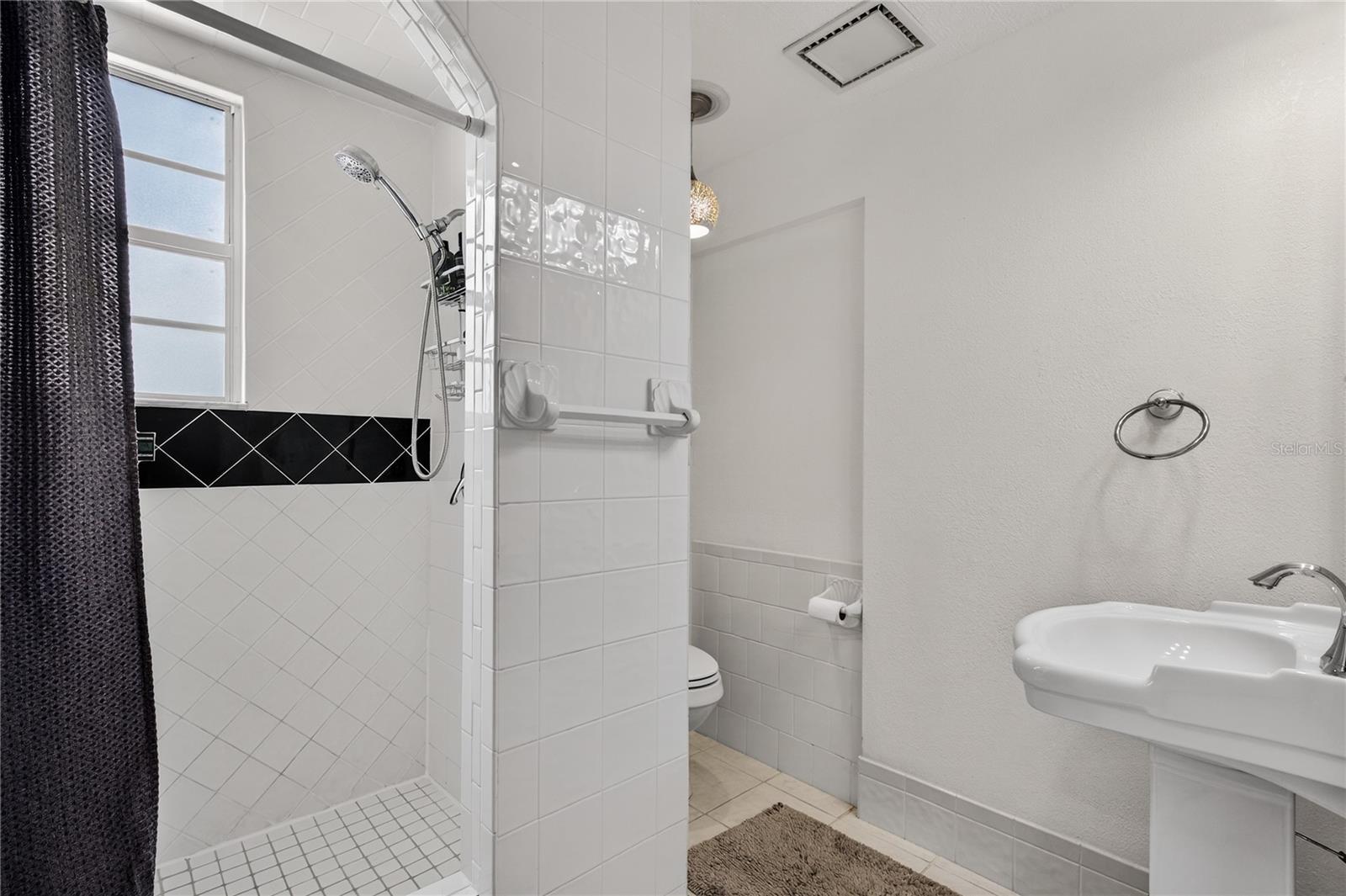 EUSTIS HILLCREST SUB - Residential