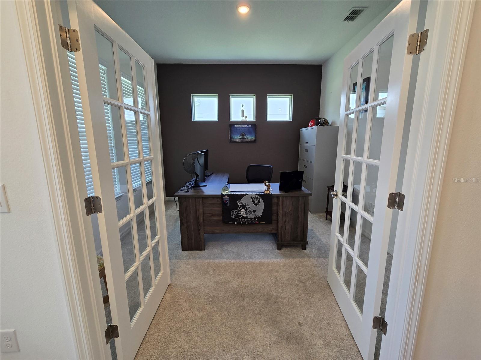 863 W BAYSHORE DRIVE