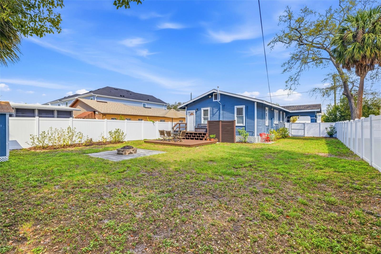 WEST LAND - Residential