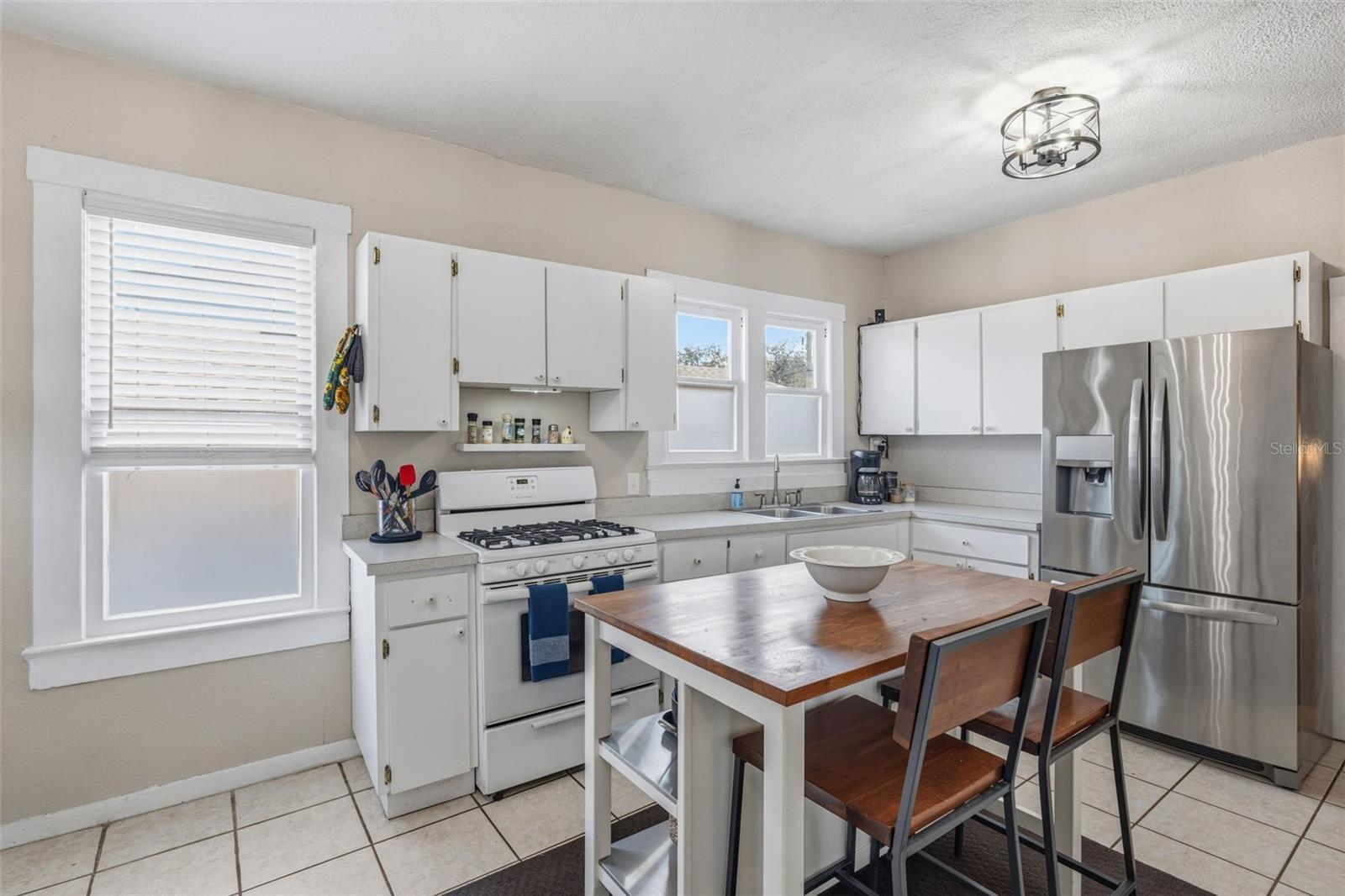 WEST LAND - Residential