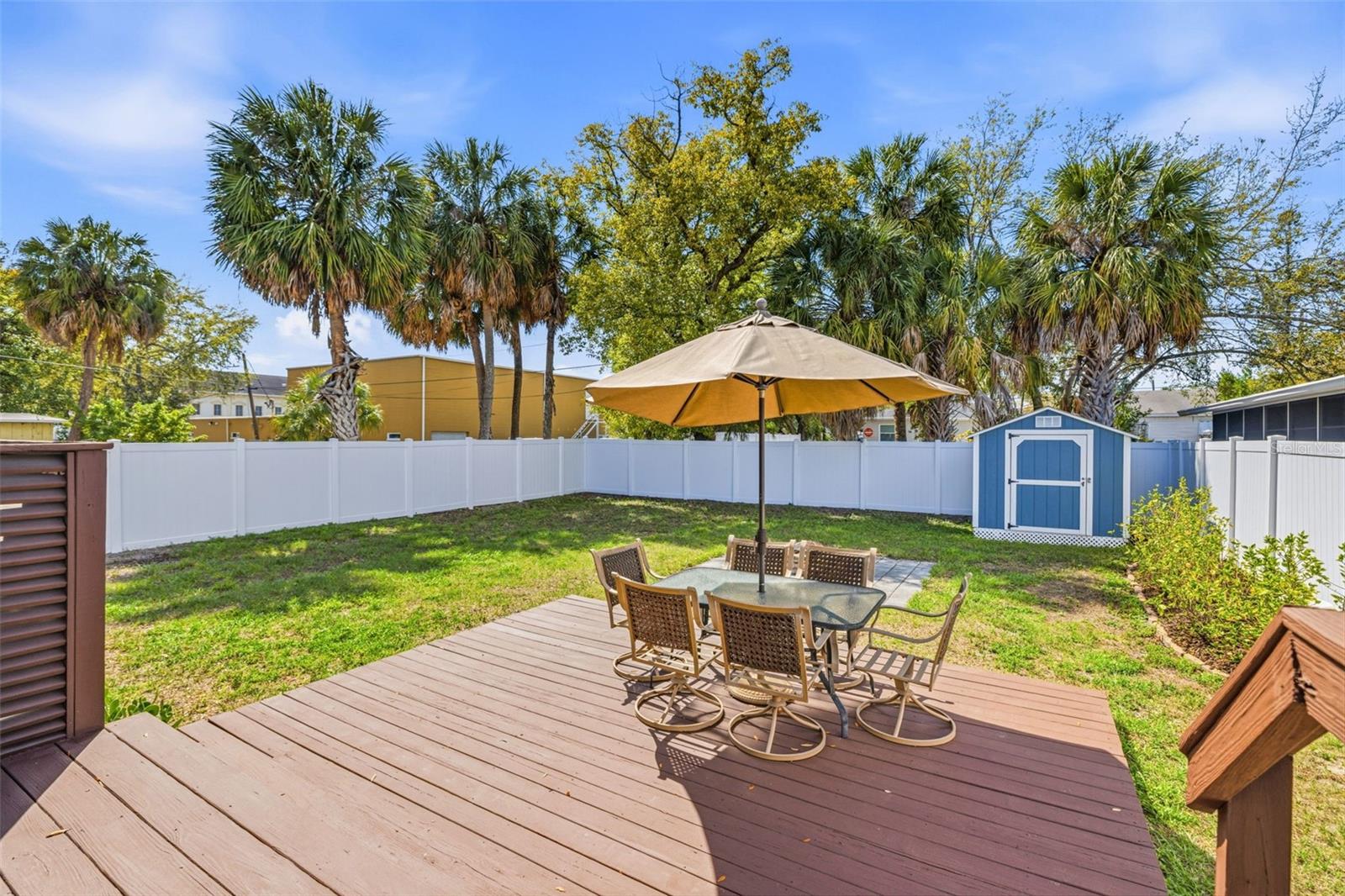 WEST LAND - Residential