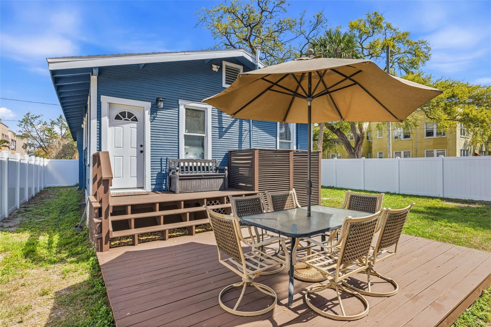 WEST LAND - Residential