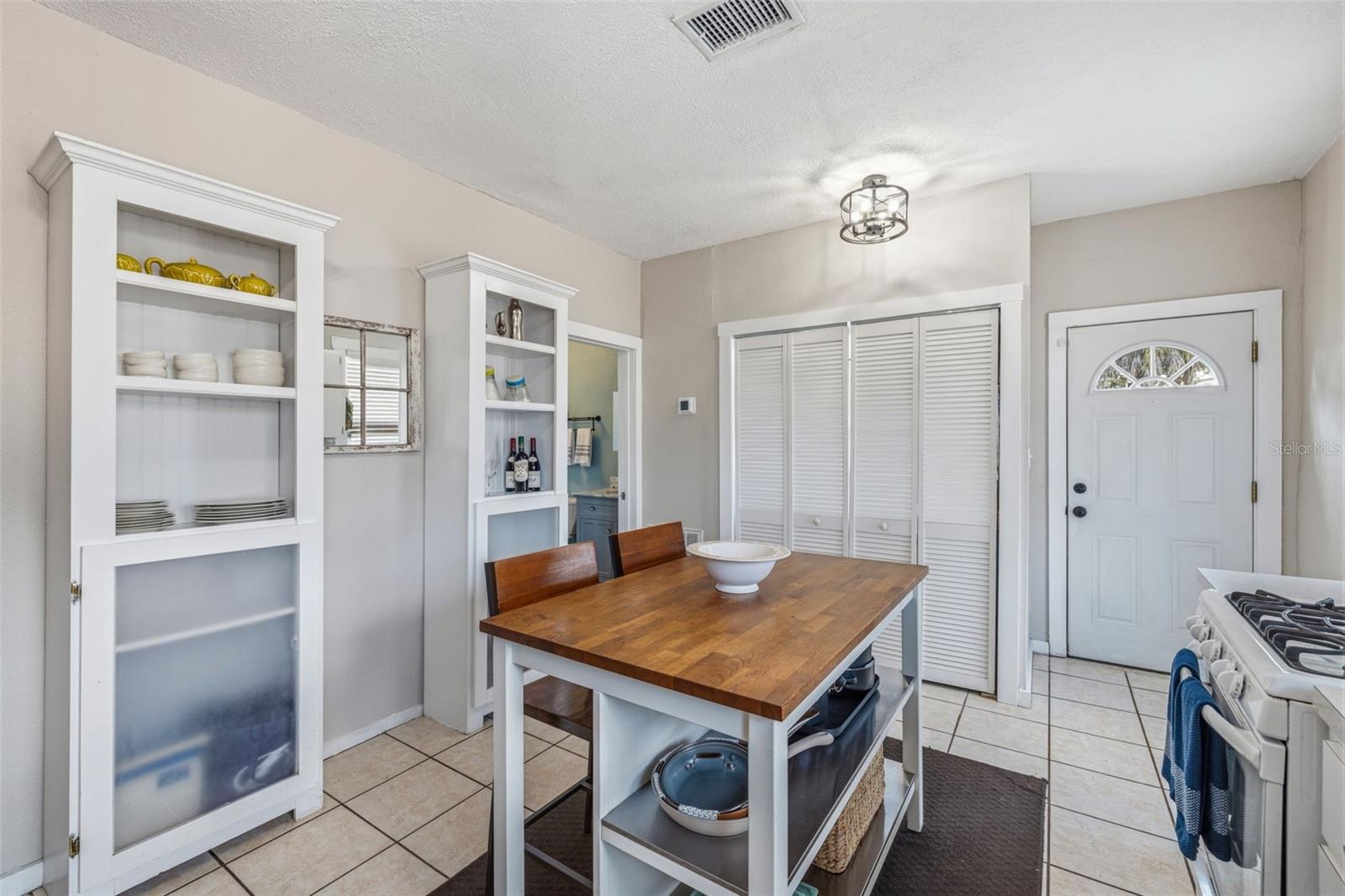 WEST LAND - Residential