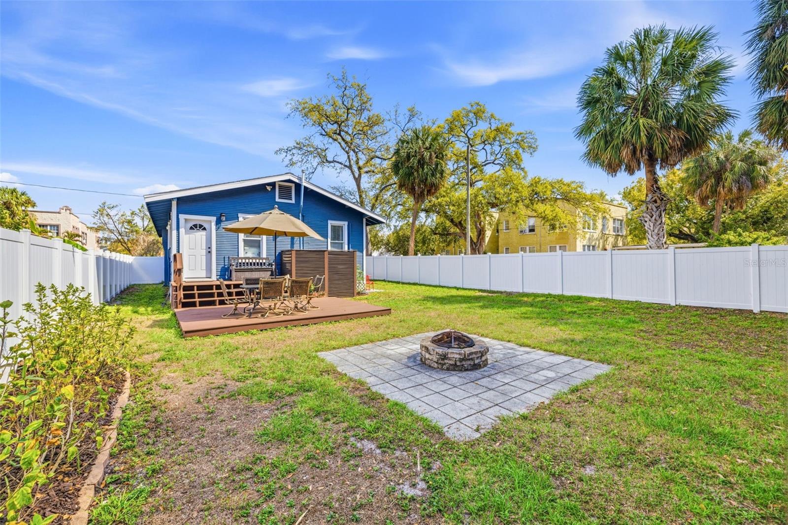 WEST LAND - Residential