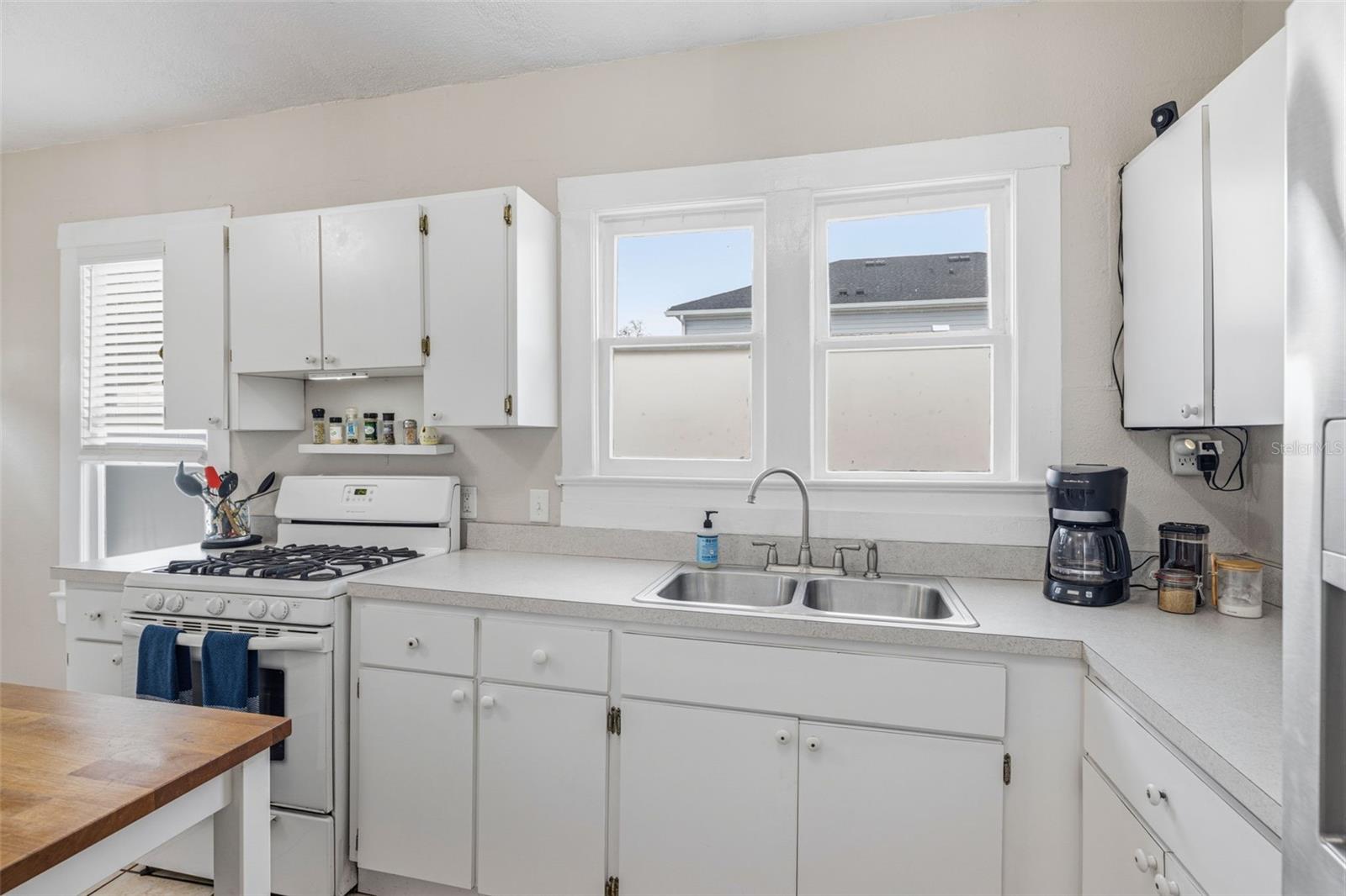 WEST LAND - Residential